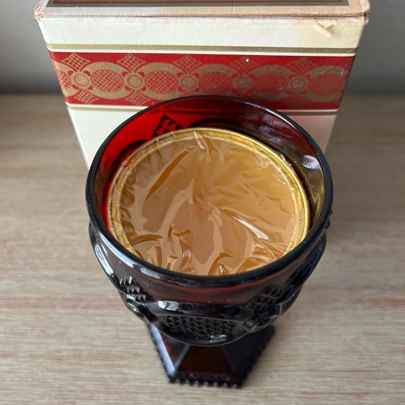 Avon 1876 Cape Cod Collection Water Goblet with Floral Medley Perfumed Candle - Picture 5 of 7